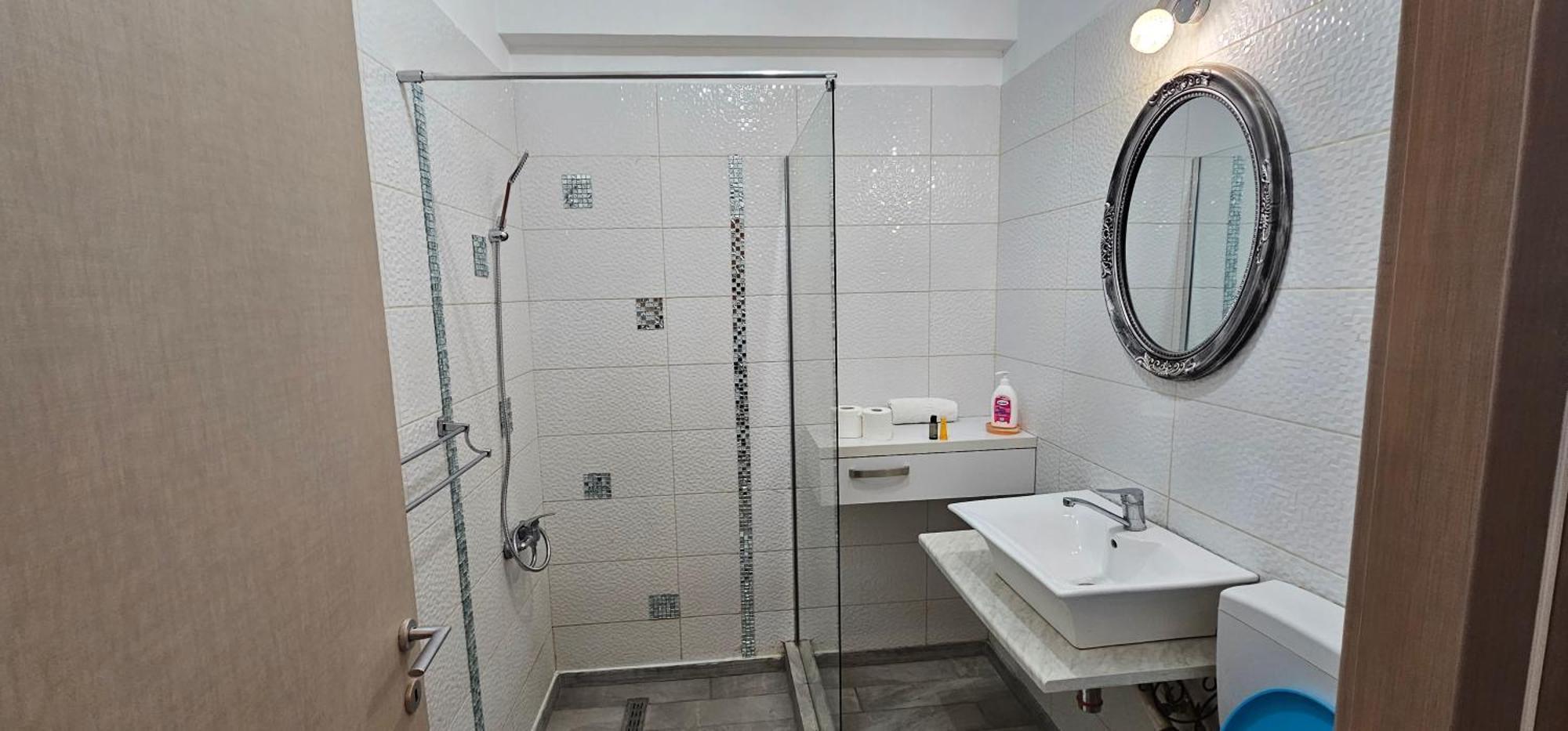 Luxury Aparthotel Promenada In Building Stefan Prima Linie La Mare Năvodari Eksteriør bilde